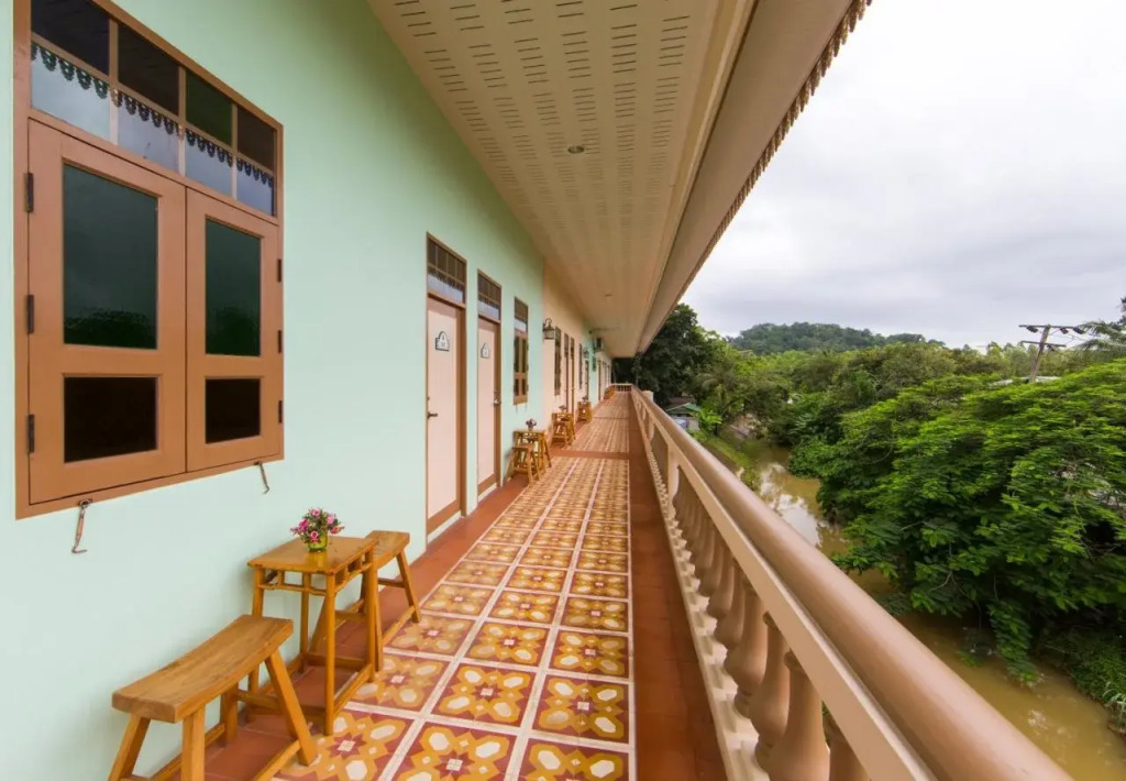 Onya Phuket Hotel