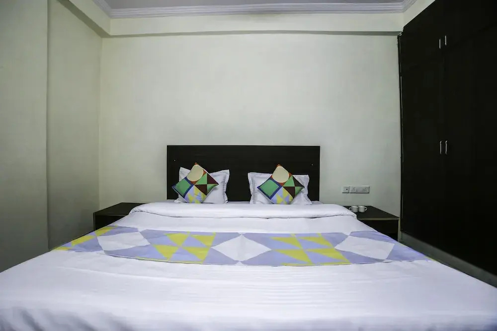 OYO Home 16420 Cosy 2BHK