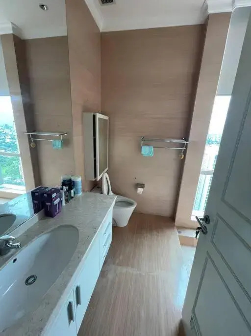 City Penthouse with Jakarta Skyline