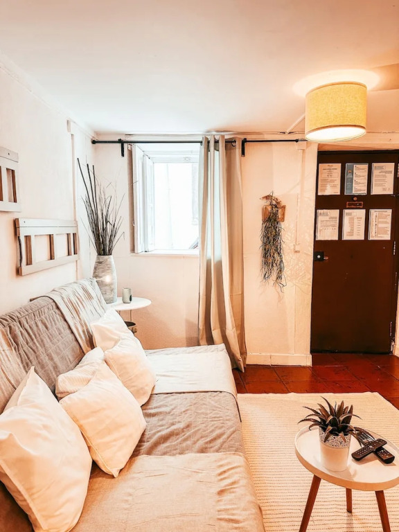 Typical Lisbon Apartment By Gt House