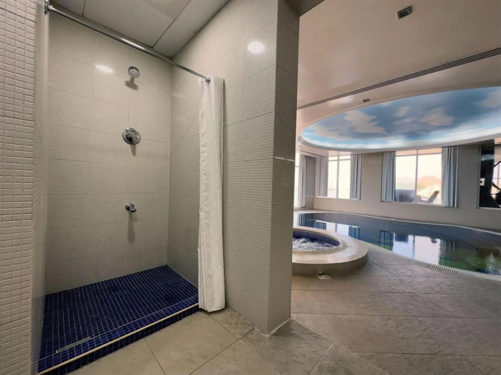 Royal Beach Hotel & Resort