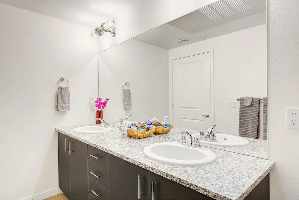 2BR Loft in the Heart of Denver Sleeps 8