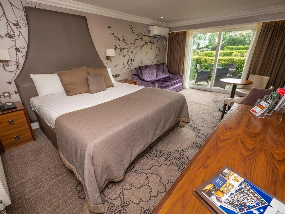 Ramada Resort by Wyndham Park Hall Wolverhampton