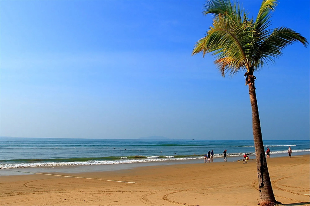 Sanya Yinyuan Linhai Theme Hotel