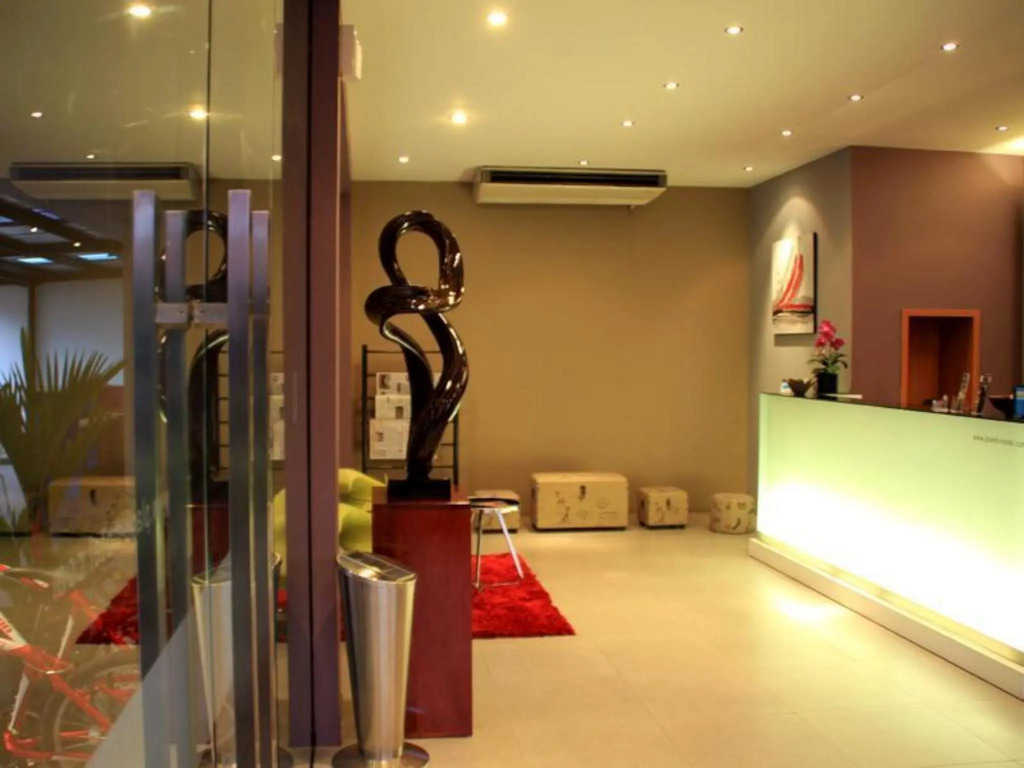 Plan B Hotel