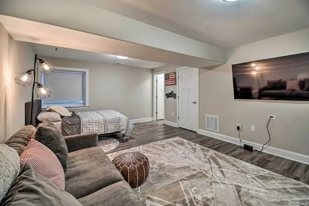 Downtown Fredericksburg Home w/ Large Patio!