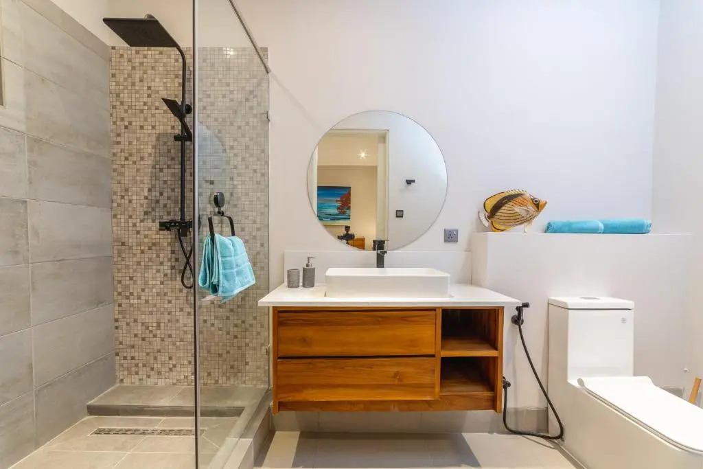 Penthouse 13 - One Bay Residence with private rooftop terrace and dip in pool