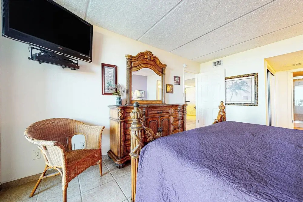 Gulf View, Gourmet Kitchen: Suntide III - Unit 203