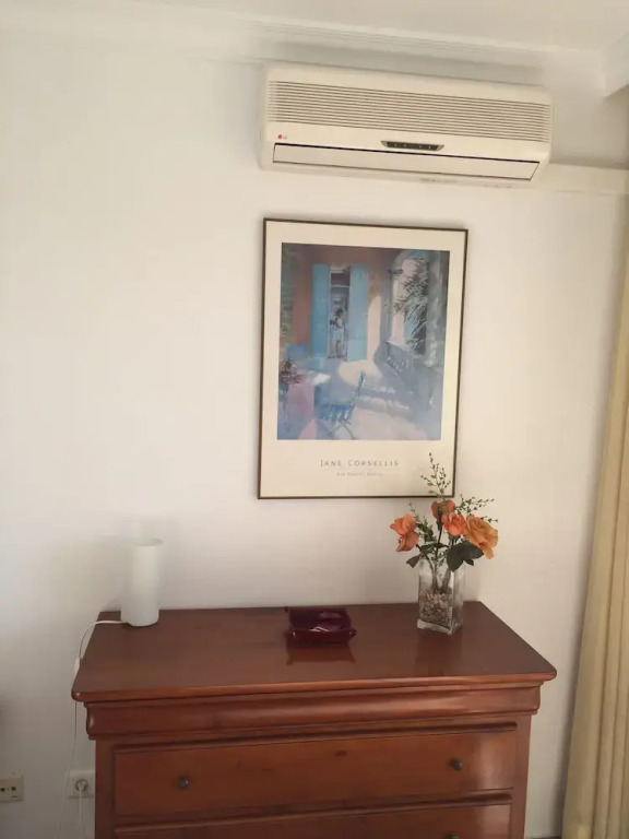 Lovely, Sunny, Secure, Panoramic Seaview Apart With Wifi