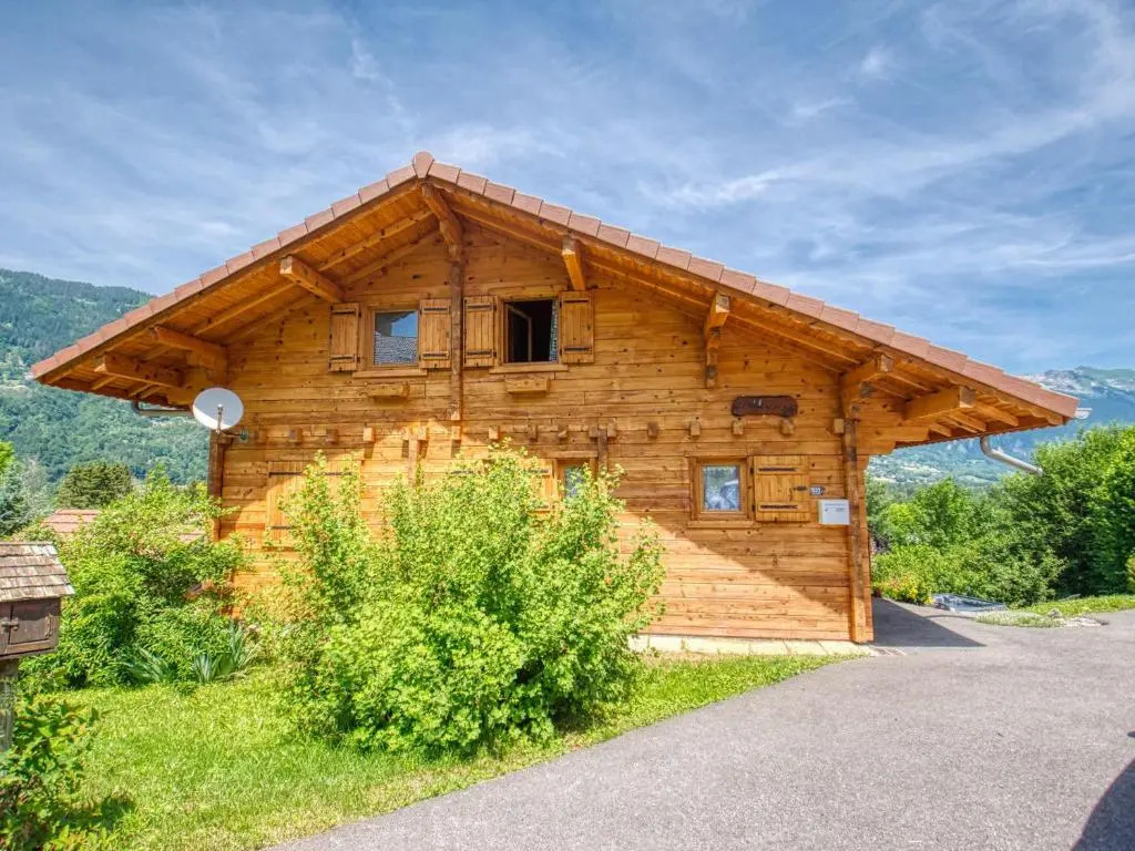 Chalet moderne avec jacuzzi, animaux admis, Morillon - FR-1-642-66