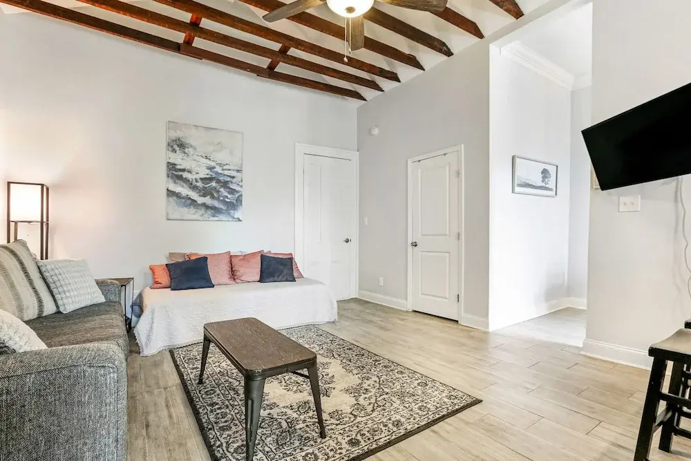 Charming Homes Close to French Quarter