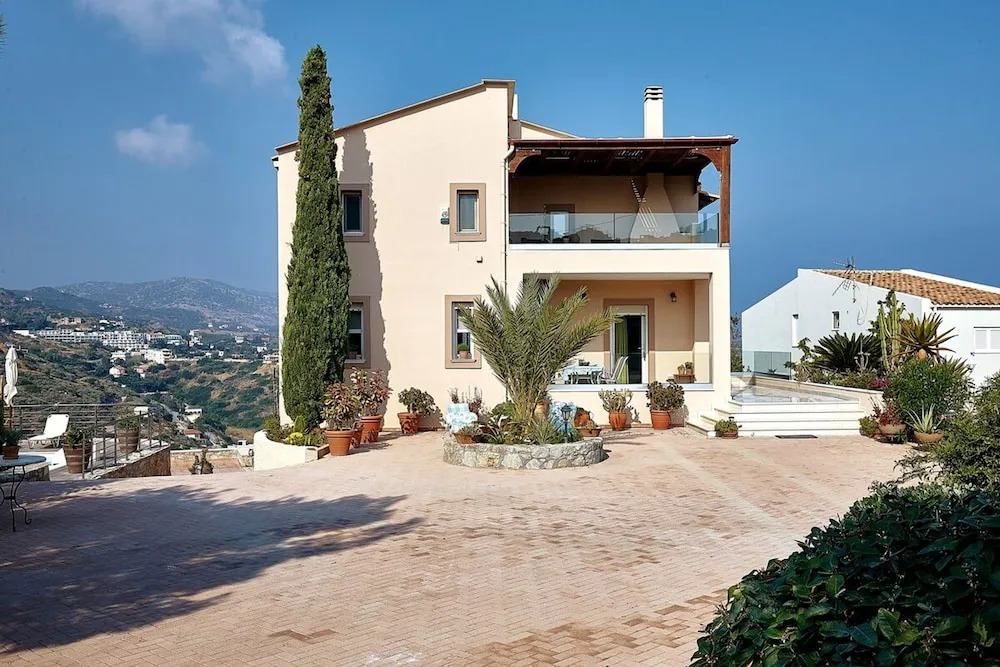 Sunny Dreams Villa With Pool Near Heraklion