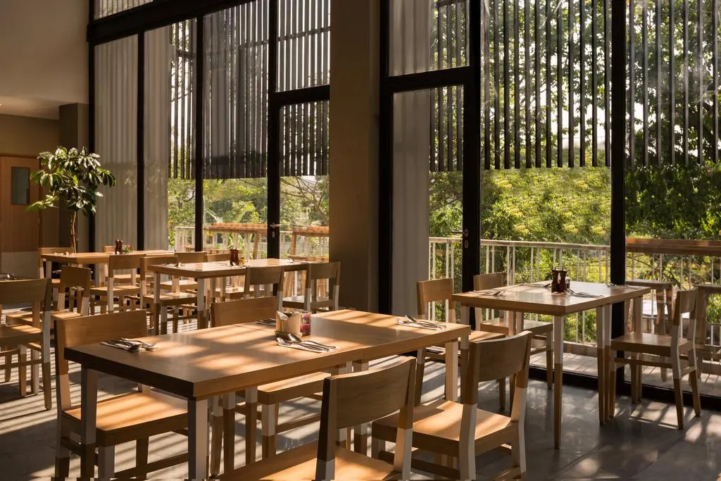 Up-Peak Hotel Simpang Lima Semarang Managed by InJourney Hospitality
