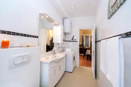 Cella Apartment
