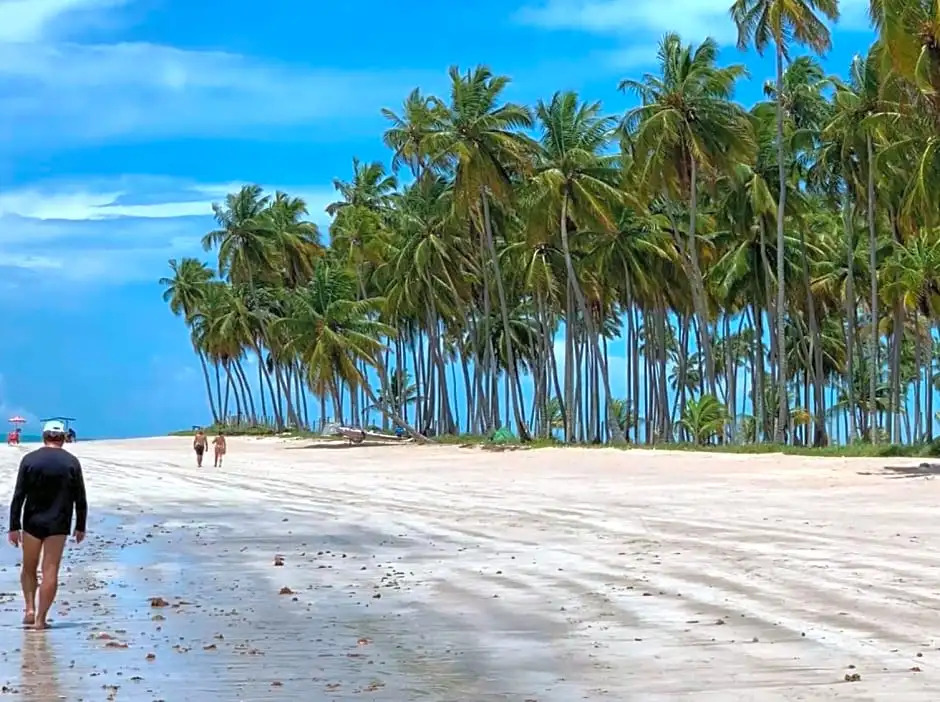 Carneiros Beach Resort