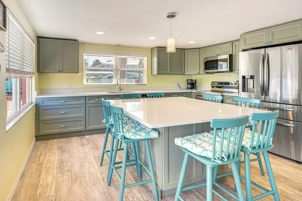 Little Gasparilla Home: Walk to Beaches