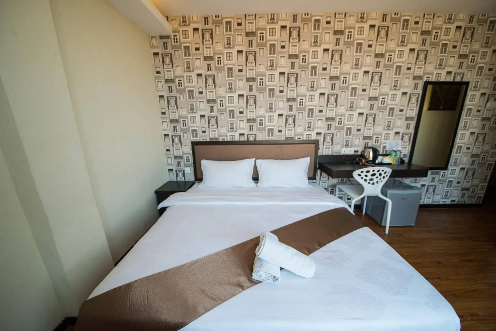 OYO 1214 Oro Hotel