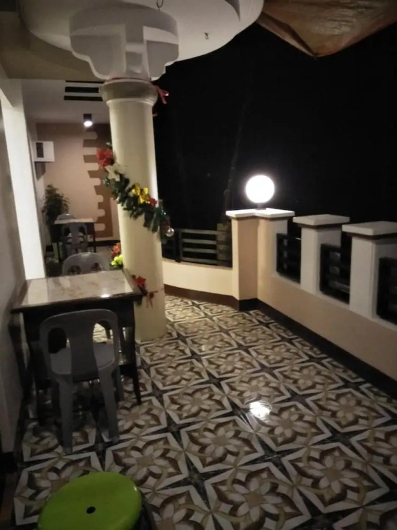 Vali-Joe Travel Lodge