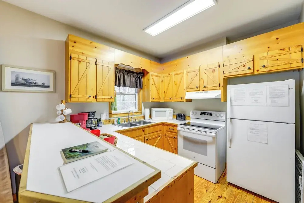 Play & Unwind! Home w/ Hot Tub in Maggie Valley