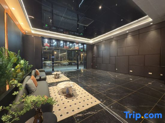 Tami Travel Hotel