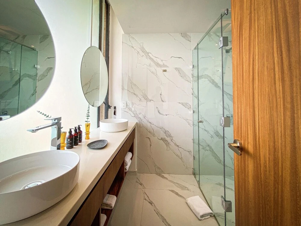 Luxury 3 Bedroom Penthouse With Fast Beach Access Free Shuttle Unique Precious Panoramic Views