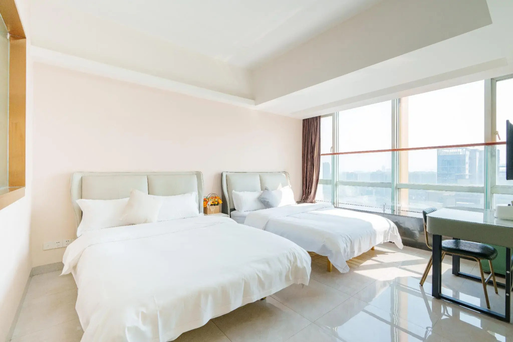 Sunny Private Apt Of Grand Continental