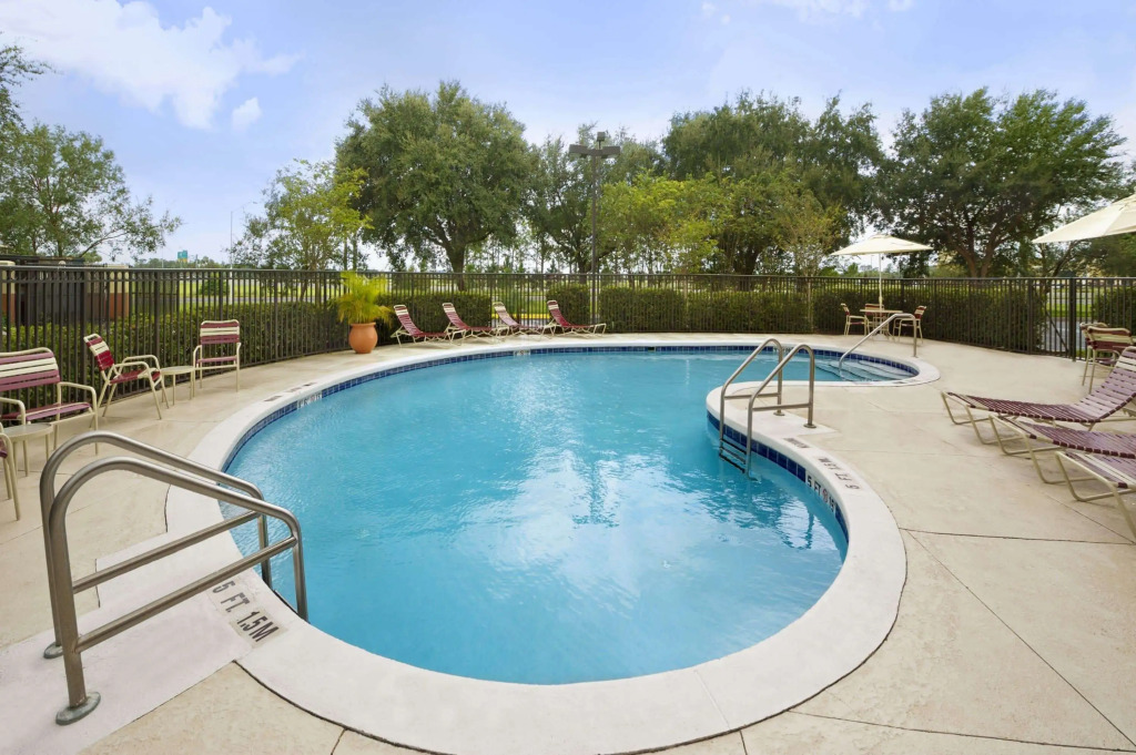 Ramada by Wyndham Suites Orlando Airport- Free Airport Shuttle