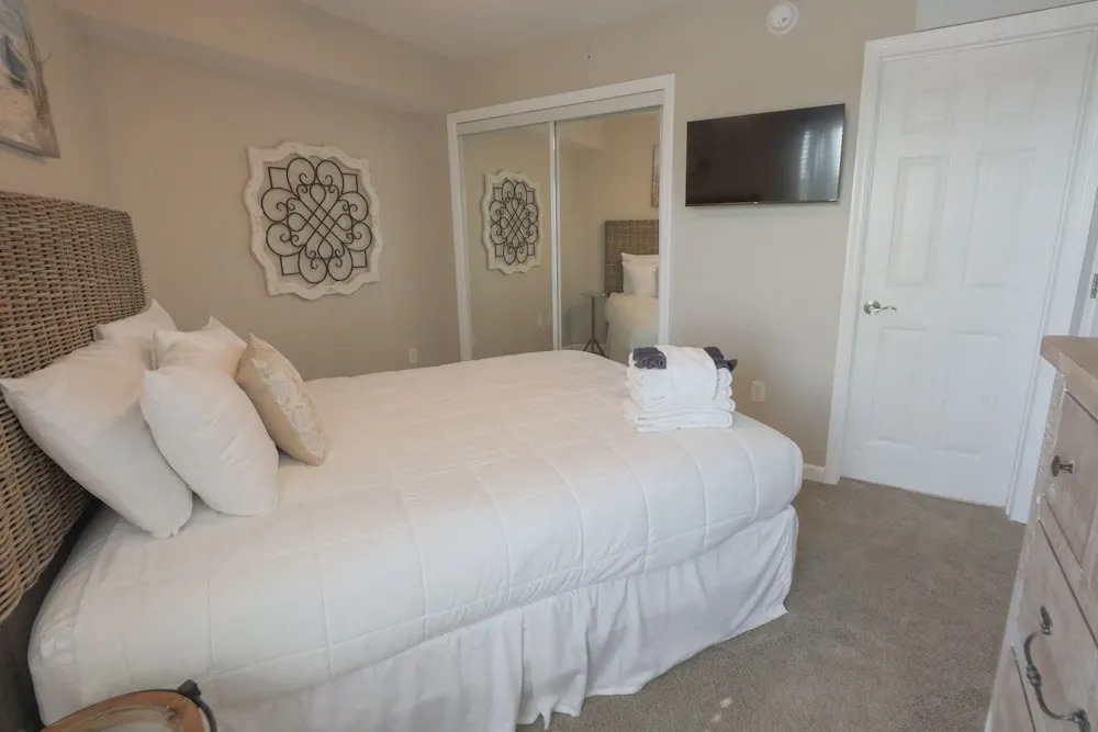 Seacrest 413 is a 2 BR Gulfside on Okaloosa Island by RedAwning