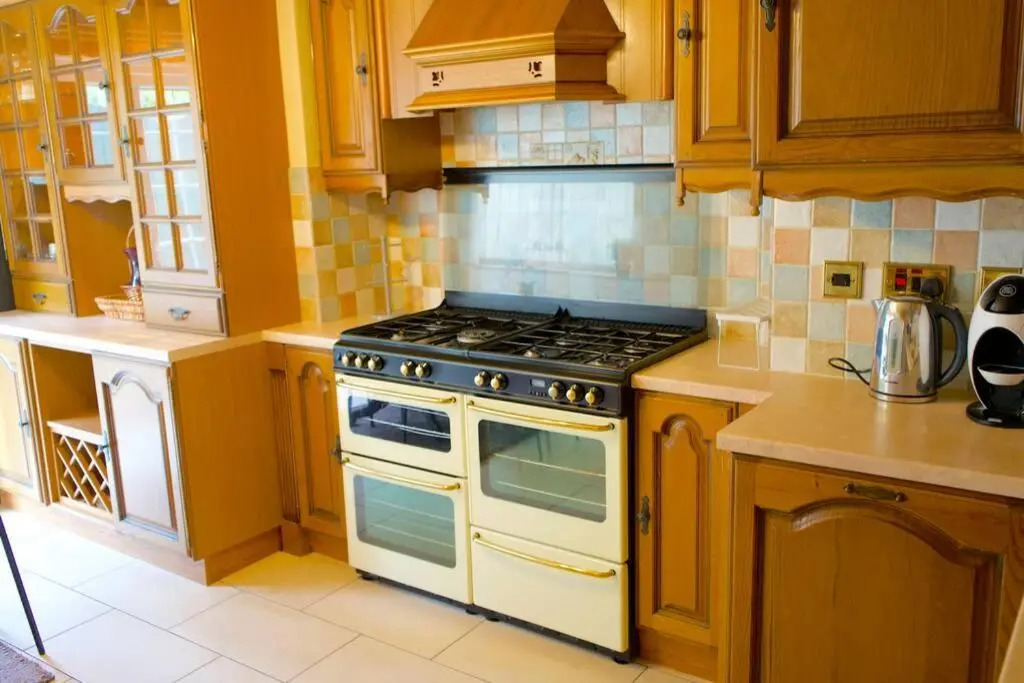 Large & Comfy House in Birmingham, 4 Bedroom,Secured Free parking ,Free wifi