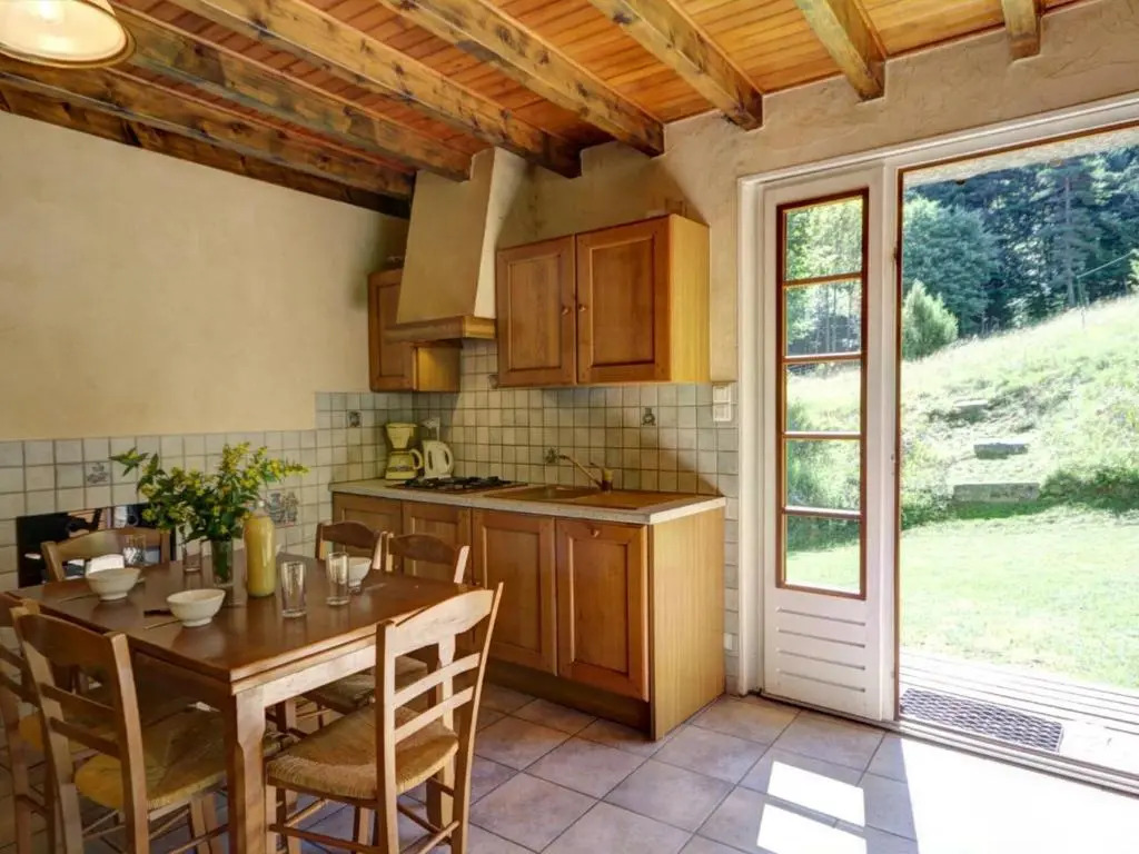 Gîte authentique avec cheminée, animaux admis et WiFi en bordure de forêt - FR-1-496-127