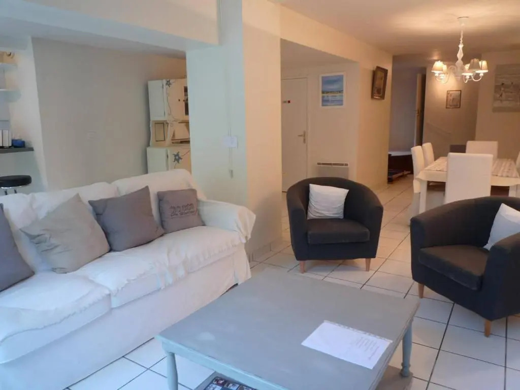 Houses  Villas for 8 People