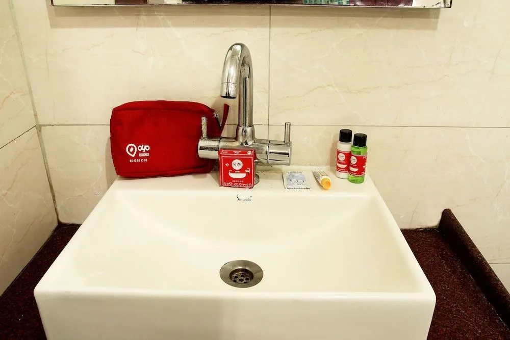OYO 759 Hotel Rock Star