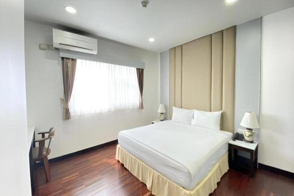 J - Town Serviced Apartments