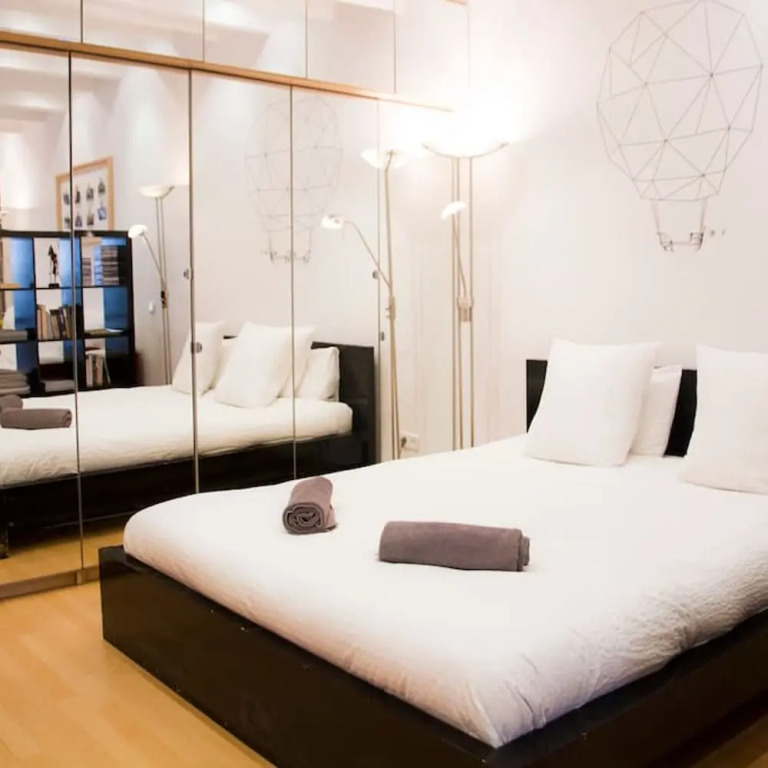 Super Studio IN THE Heart OF Trendy Gracia By Myrentalhost
