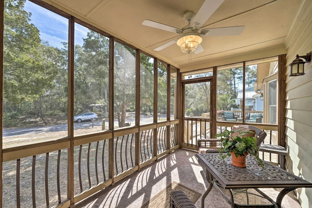 Oak Island Getaway w/ Yard - Walk to Beach!