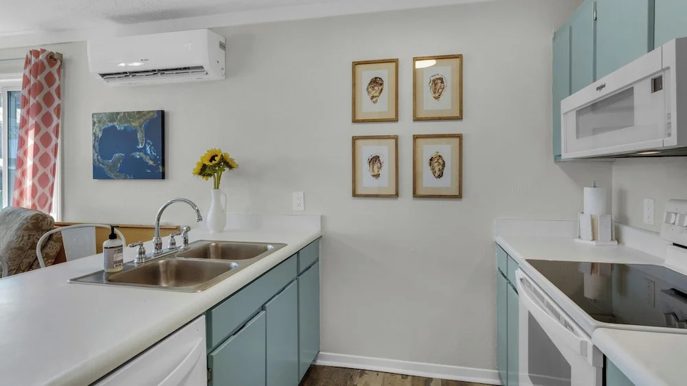 1br/1ba, Covered Parking, Perfect for Couples!