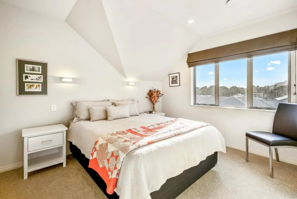 Slice of Paradise - Waikanae Self-Contained Holiday Unit