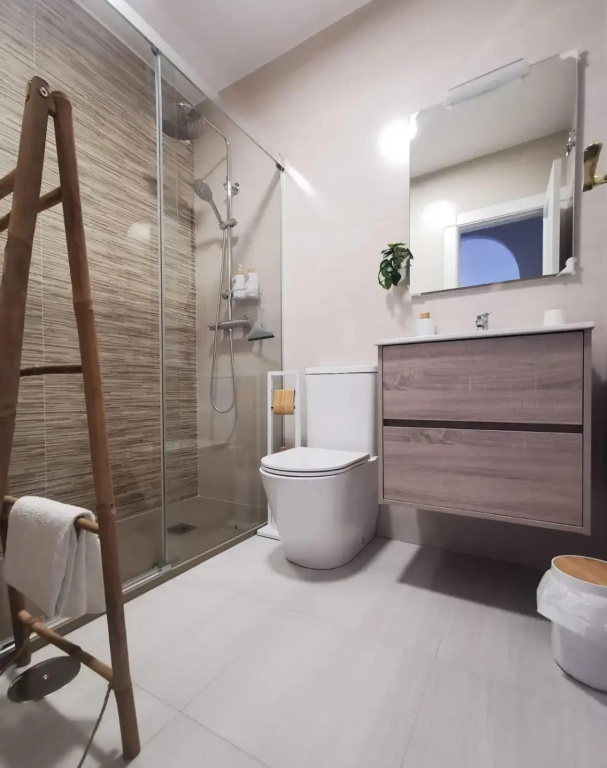 Apartamento en urbanización el Mirador de Frigiliana en el centro del pueblo con las mejores vistas