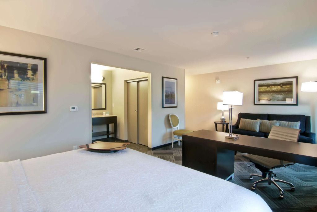 Hampton Inn & Suites Bellevue Downtown/Seattle