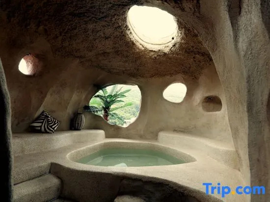 ARTINN·Cave Private Hot Spring·Designer Accommodation (Anji Cloud Grassland Branch)