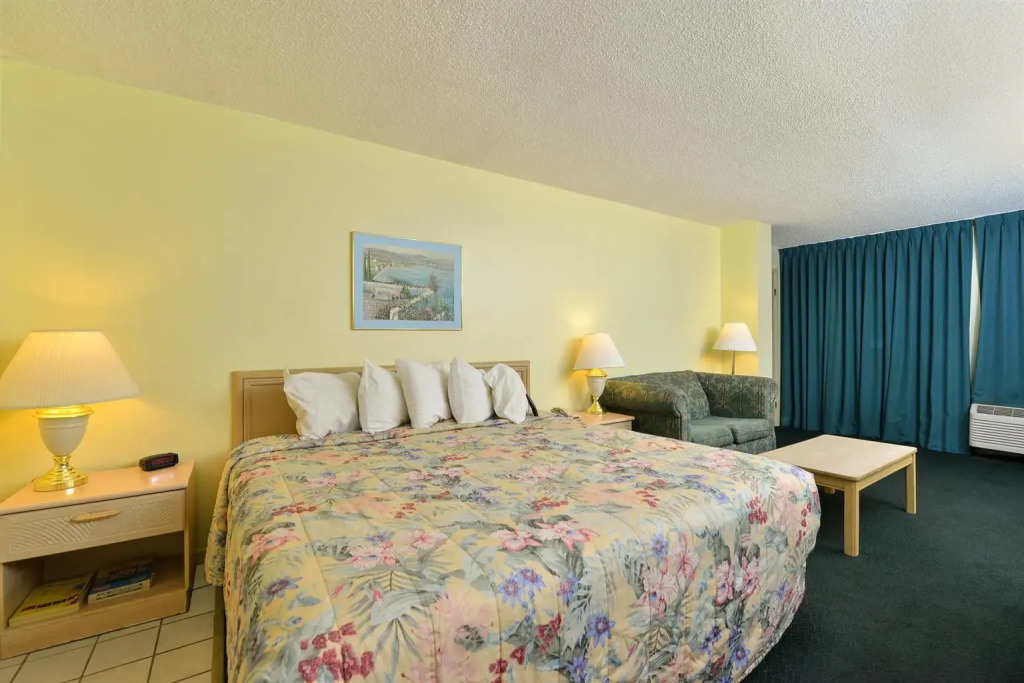 Americas Best Value Inn - Satellite Beach