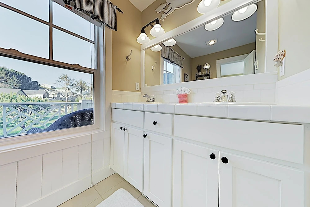 New Listing! Olivia Beach W/ Hot Tub 4 Bedroom Home