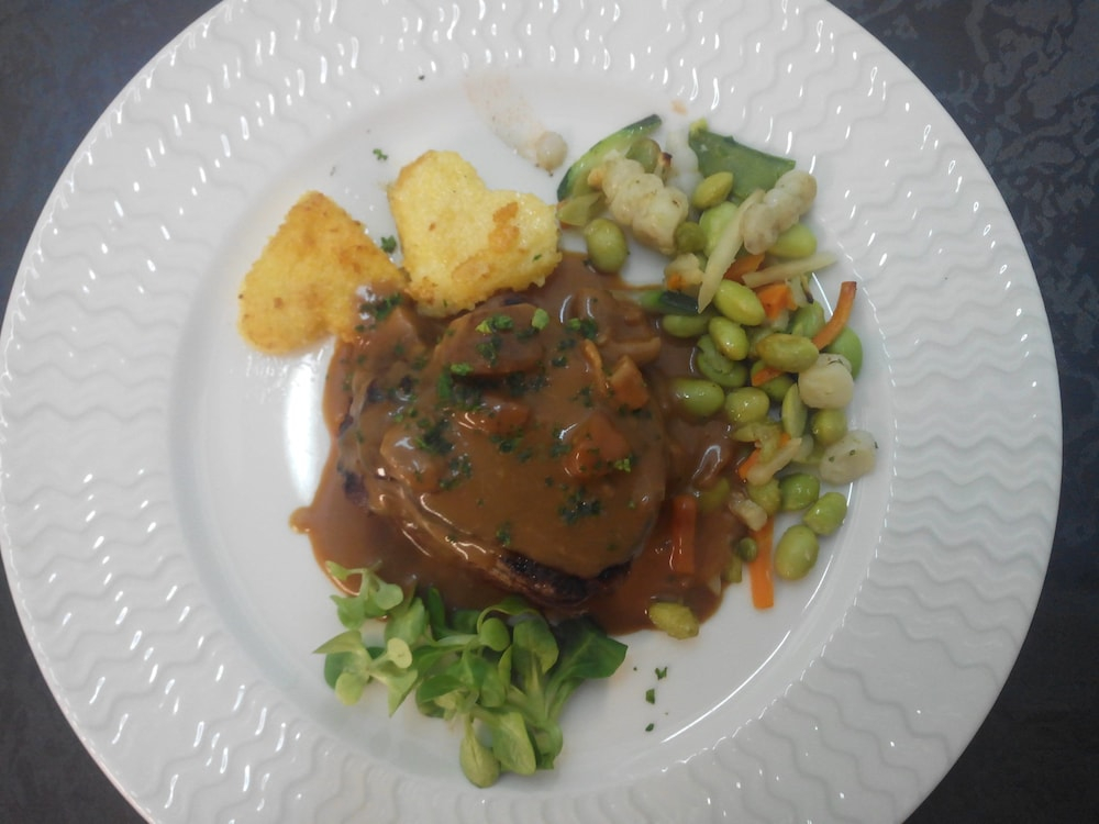 Logis Hotel Des Voyageurs Restaurant La Bonne TablHay