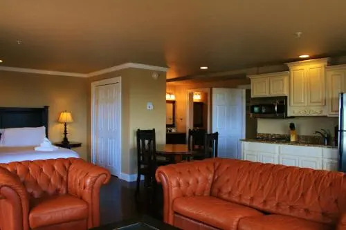 Oasis Suites Hotel