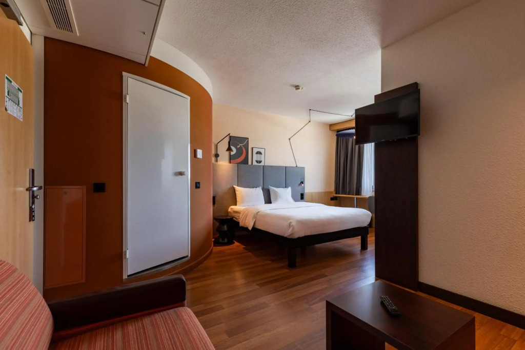 Hotel ibis Friedrichshafen Airport Messe