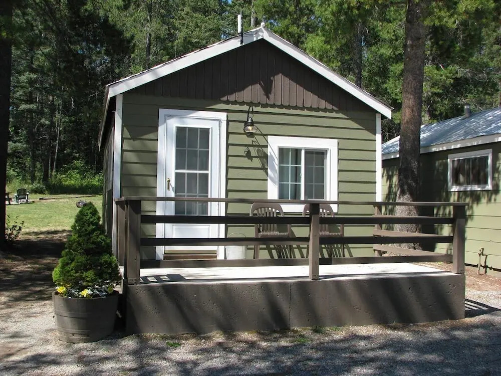 Evergreen Motel