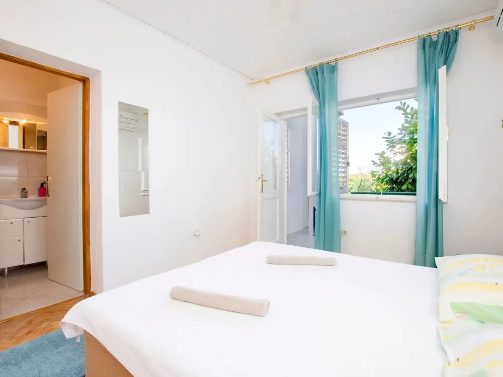 Cosy Holiday Home in Baška Voda With Terrace