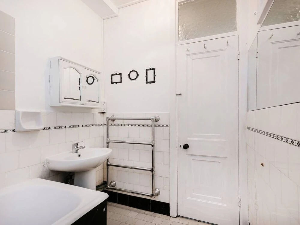 Spacious Apartment Near Hyde Park
