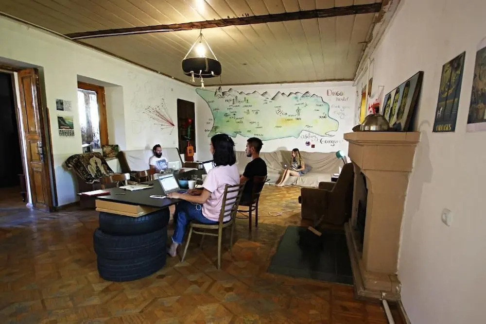 Хостел Dingo Backpackers