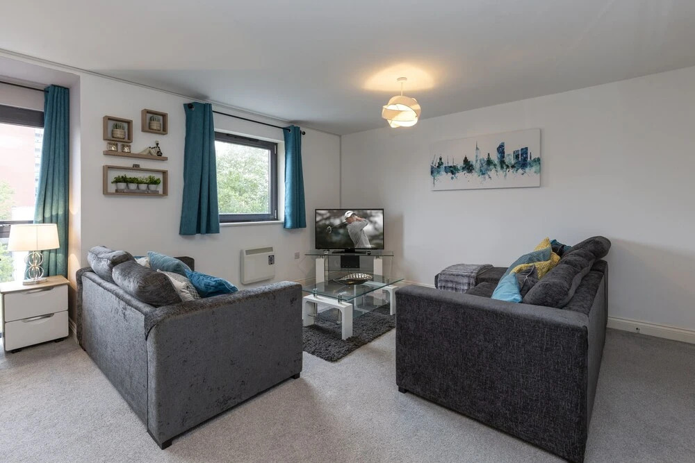 Higher Living - Southampton City Penthouse